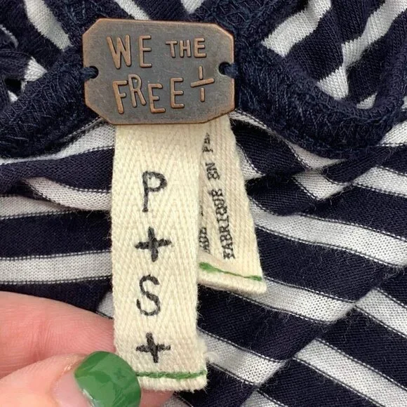 🎉We The Free Dark Navy & White Stripe Knit Top - Picture 4 of 5